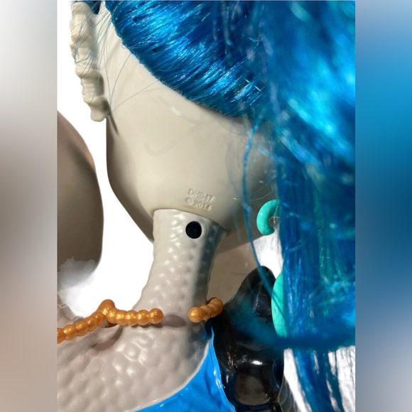 Monster High Peri & Pearl 2 Headed Styling Doll - Picture 7 of 7